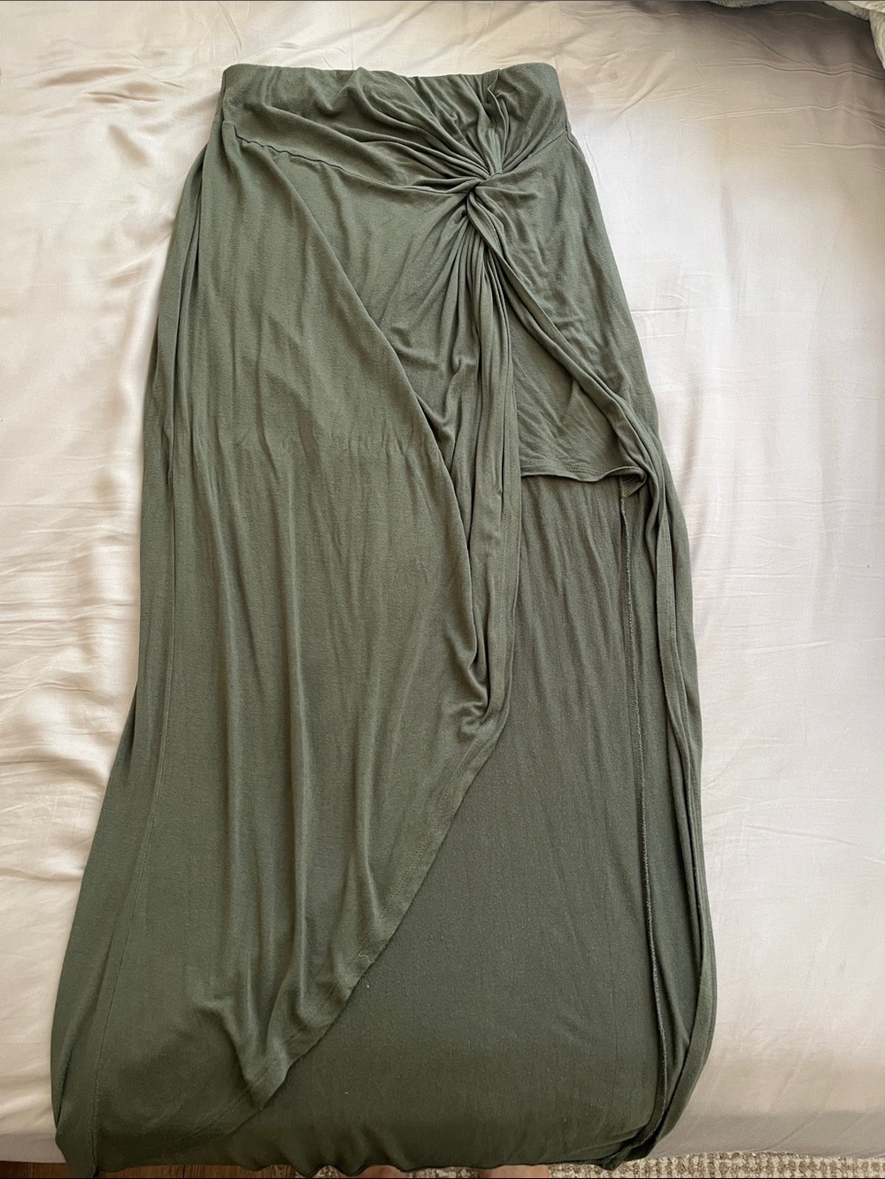 Women Olive Knot-Detail Hi-Low Maxi Skirt